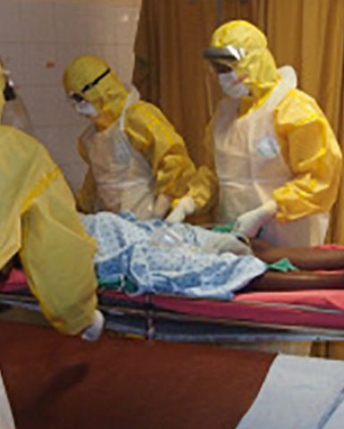 Apoyo a la reapertura de los servicios en el Saint Joseph Catholic Hospital de Monrovia tras la epidemia de Ébola.
